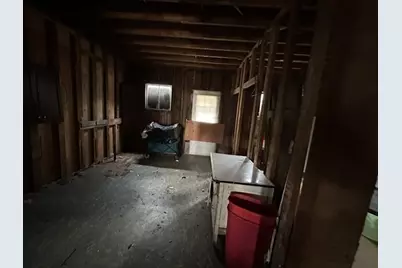 242 Wahconah St, Pittsfield, MA 01201 - Photo 3