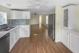 4 Francis St, Wareham, MA 02538 - Photo 7