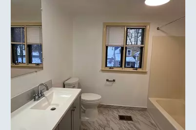 6 Oakland Cir, Wellesley, MA 02481 - Photo 9