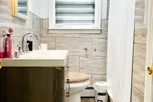 1277 Bay St, Springfield, MA 01109 - Photo 9