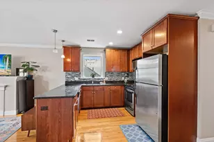 7 Fox St, Boston, MA 02122 - Photo 5