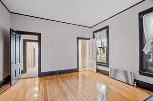 42 Highland St, Lowell, MA 01852 - Photo 9