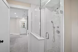 42 Highland St, Lowell, MA 01852 - Photo 11