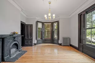 42 Highland St, Lowell, MA 01852 - Photo 5