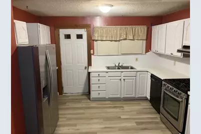 12 Carroll St, Springfield, MA 01108 - Photo 3