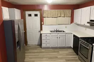 12 Carroll St, Springfield, MA 01108 - Photo 3