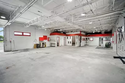 41 N Summer St, Holyoke, MA 01040 - Photo 5