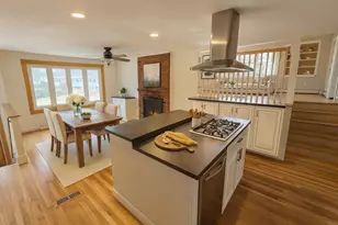 5 Carriage Dr, Chelmsford, MA 01824 - Photo 3