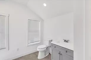 35 Locust St, Wareham, MA 02532 - Photo 23