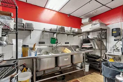 Restaurant Broadway, Lawrence, MA 01841 - Photo 27