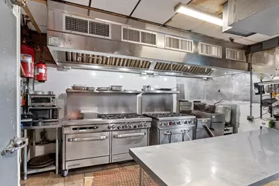 Restaurant Broadway, Lawrence, MA 01841 - Photo 19