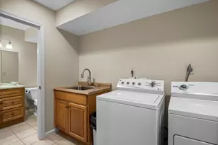 3901 Knightsbridge Close, Worcester, MA 01609 - Photo 23