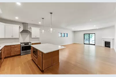 134 Court St #6, Plymouth, MA 02360 - Photo 5