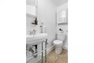 61 W Cedar St, Boston, MA 02114 - Photo 13
