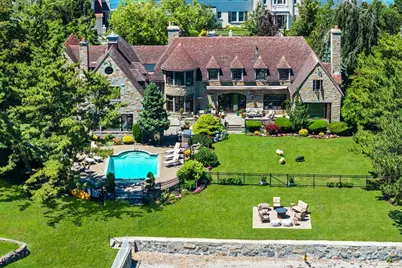 2 Lincoln House Pt., Swampscott, MA 01907 - Photo 1