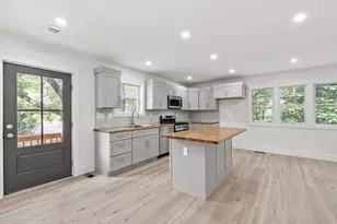 45 Fruit St, Leominster, MA 01453 - Photo 13