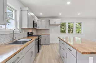 45 Fruit St, Leominster, MA 01453 - Photo 15