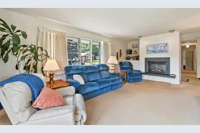 59 Joan Dr, Pittsfield, MA 01201 - Photo 5