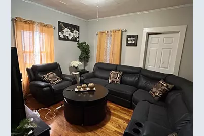 7 Bluff St, Worcester, MA 01610 - Photo 3