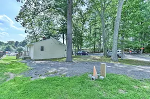 23 Lakeview Rd, Webster, MA 01570 - Photo 15