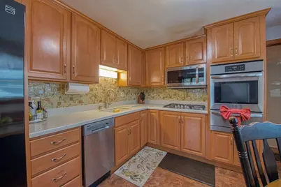 7 Oakwood Ave, Randolph, MA 02368 - Photo 9