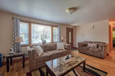 7 Oakwood Ave, Randolph, MA 02368 - Photo 5