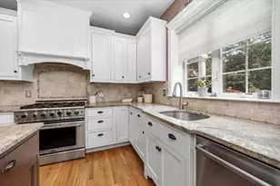 45 Summer St, Duxbury, MA 02332 - Photo 9