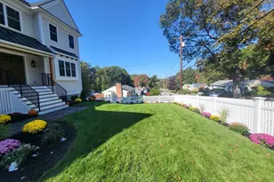 29 Beaverbrook Rd, Burlington, MA 01803 - Photo 3