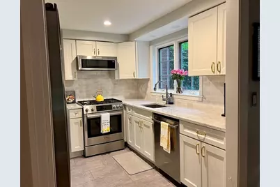 37 Linden Street #27, Wellesley, MA 02482 - Photo 3