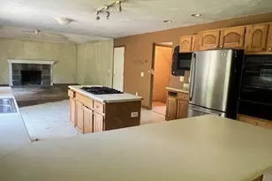 12 Walden Ct, Leominster, MA 01453 - Photo 3