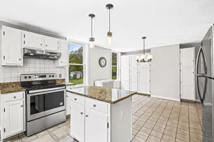 33 Washington Ave, Andover, MA 01810 - Photo 5