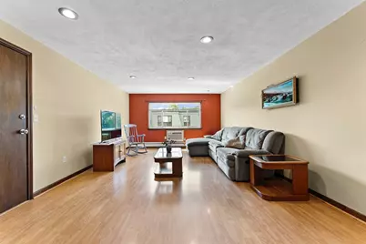 1 Hallmark Gardens #8, Burlington, MA 01803 - Photo 3