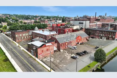 81 Sargeant St, Holyoke, MA 01040 - Photo 1