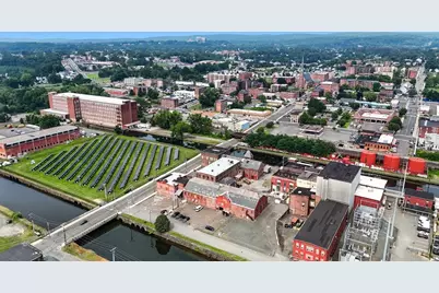 81 Sargeant St, Holyoke, MA 01040 - Photo 31