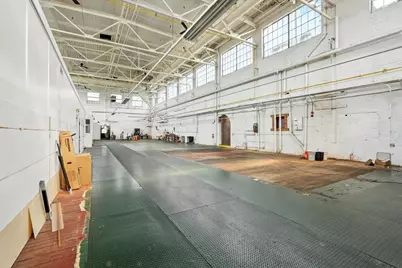 81 Sargeant St, Holyoke, MA 01040 - Photo 21