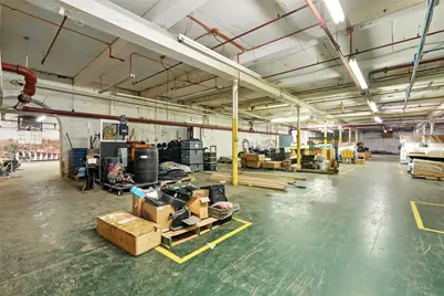 81 Sargeant St, Holyoke, MA 01040 - Photo 11