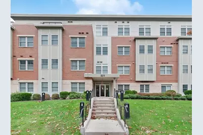 321 Hammond Pond Pkwy #106, Brookline, MA 02467 - Photo 3