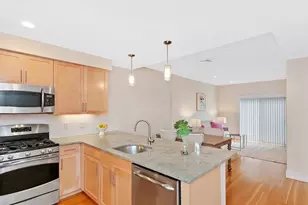 321 Hammond Pond Pkwy, Brookline, MA 02467 - Photo 9