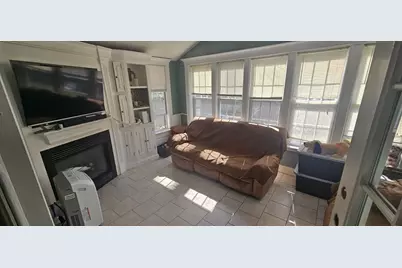 122 Pleasant Valley St, Methuen, MA 01844 - Photo 5