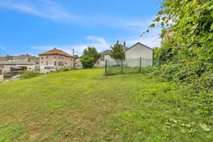 96 Lyons St, Springfield, MA 01151 - Photo 33