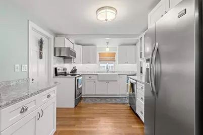 16 Caldwell St, Weymouth, MA 02191 - Photo 5