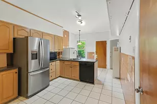 17 Strathmore Rd, Brookline, MA 02445 - Photo 7