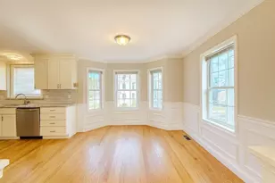 46 Wellington St, Waltham, MA 02453 - Photo 11