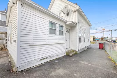 75 Plain St, Lowell, MA 01851 - Photo 17