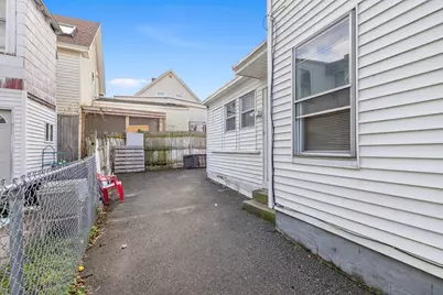 75 Plain St, Lowell, MA 01851 - Photo 15