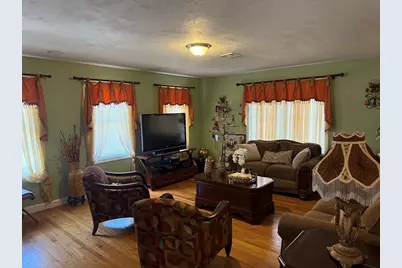 20 Massasoit St, Boston, MA 02136 - Photo 5