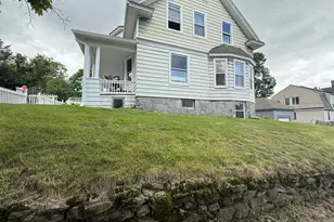 12 Stoneland Rd, Worcester, MA 01603 - Photo 5