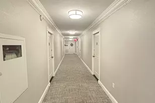 2 Hawthorne Pl, Boston, MA 02114 - Photo 3