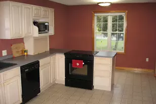 16 Martin Cir, Belchertown, MA 01007 - Photo 9