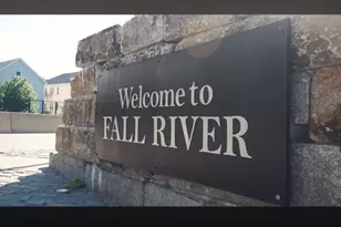 403 Division St, Fall River, MA 02721 - Photo 5
